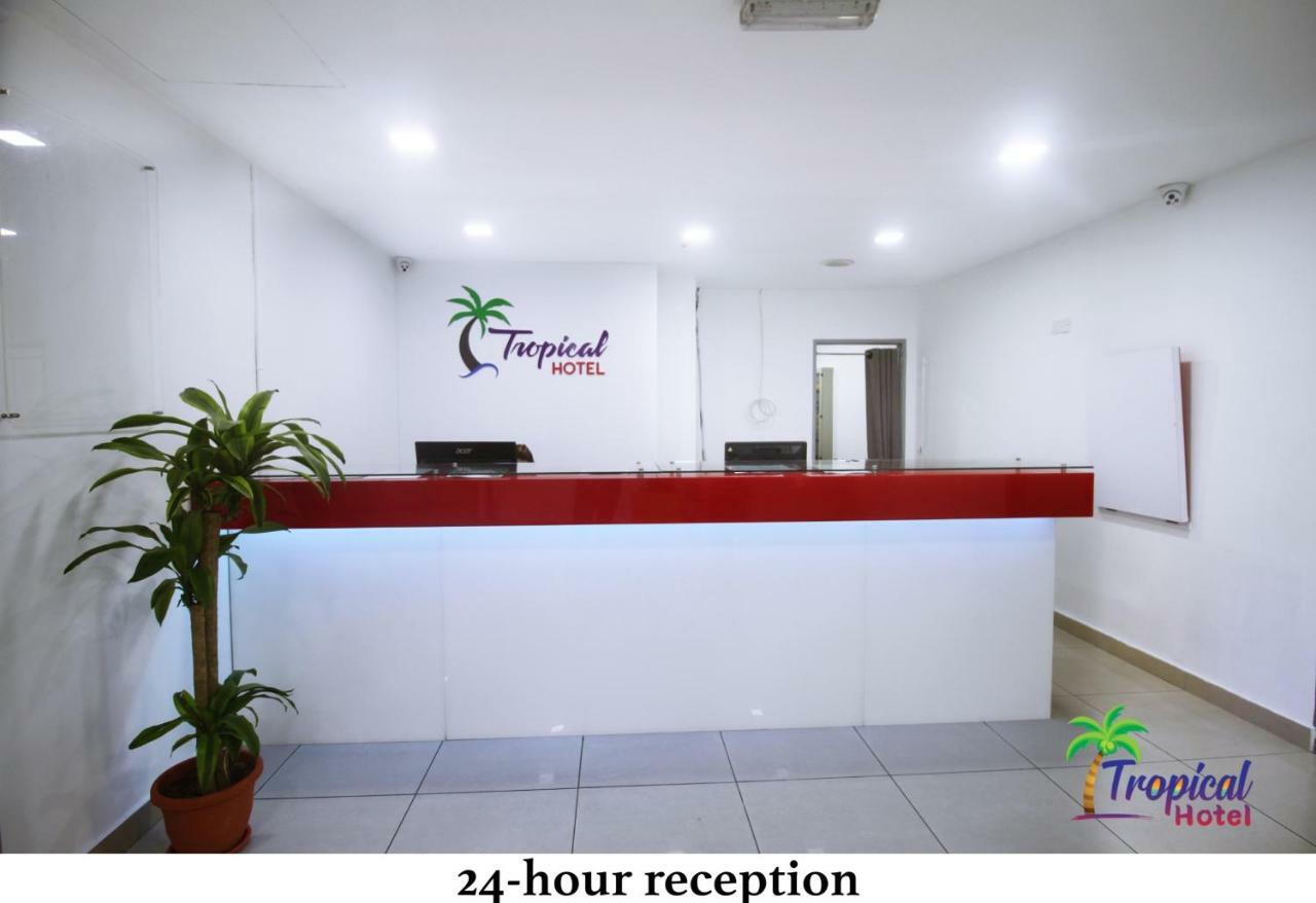 Tropical Hotel Kota Damansara Buitenkant foto