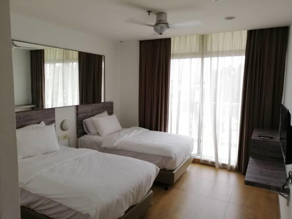 Tropical Hotel Kota Damansara Buitenkant foto